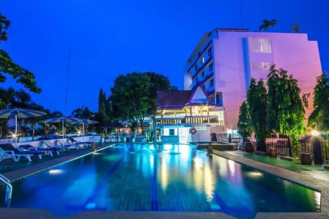 Hotel Zing Pattaya Extérieur photo